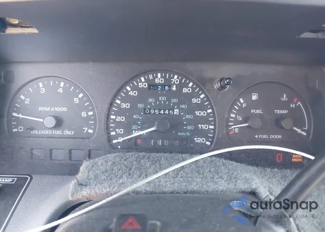 1996 Ford Windstar Wagon z USA, uszkodzony, nr VIN 2FMDA5147TBC62299